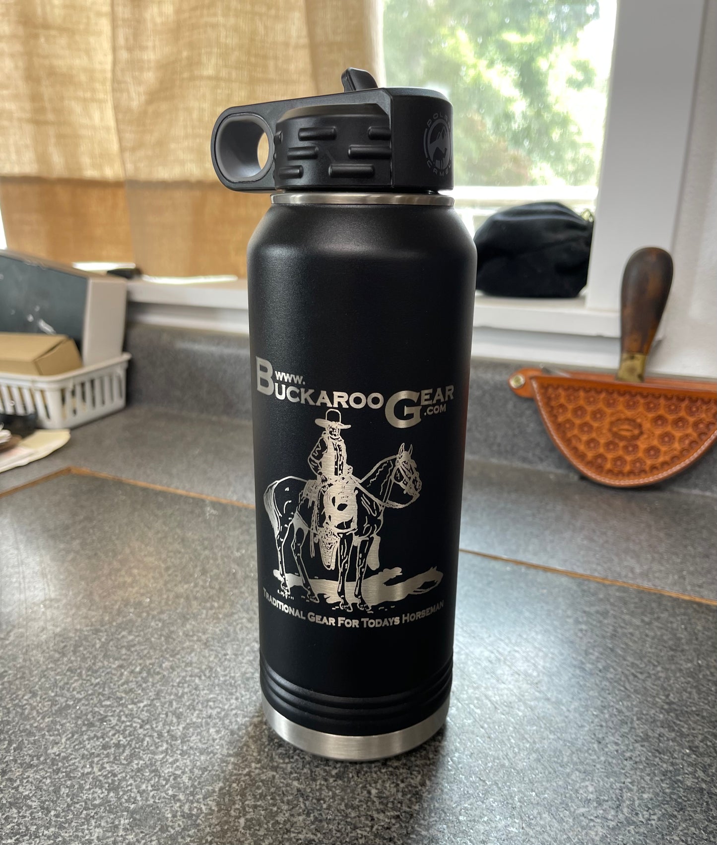 32oz Bottle engraved with the Classic BuckarooGear Logo - Black