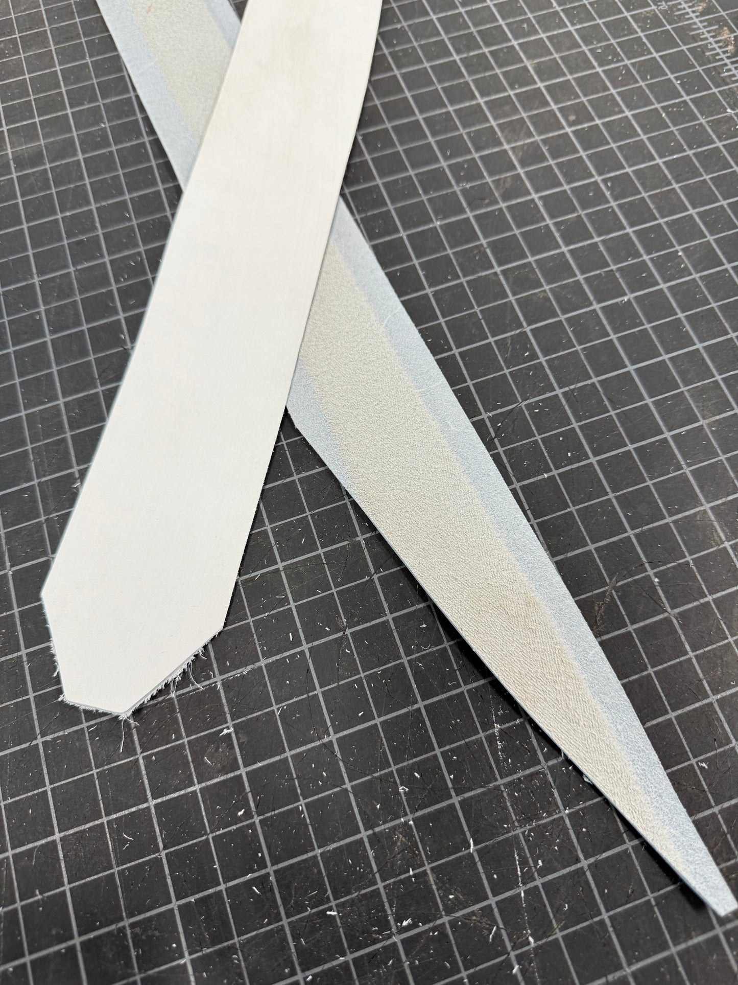 Mello Tan Horn Wrap - White